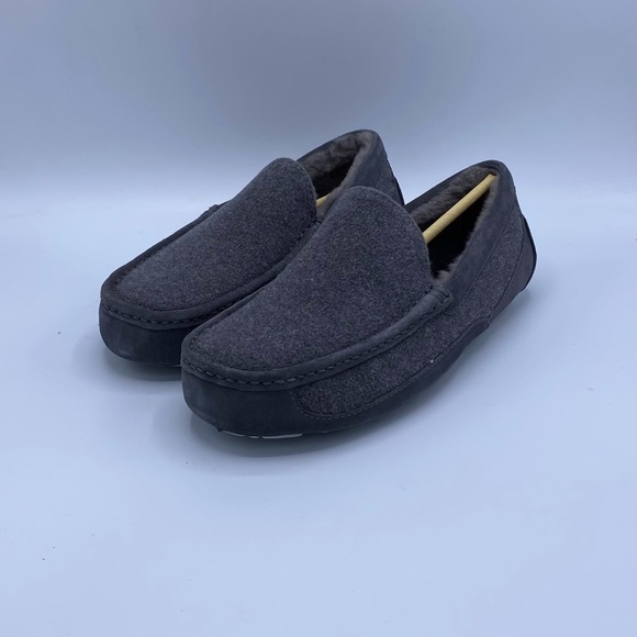 NEW! UGG Ascot Wool Men's Slipper - Picture 2 of 8